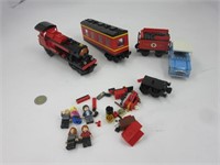 Set de bloc Lego avec train et personnages