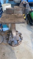 5  IN VISE COLUMBIAN WITH STAND