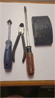 Hand tools. Sanding block/screwdriver/cutters/spec