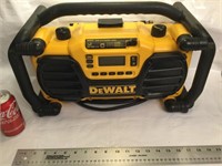 Radio Dewalt dc012 ,18v avec une entrée