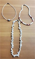 (3) Ladies Vintage Necklaces