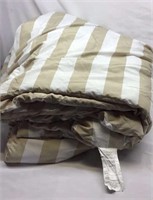F13) NEUTRAL COLOR COMFORTER, NICE! 86 X 86
