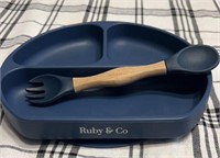 C11) RUBY & Co silicone suction plate & utensil