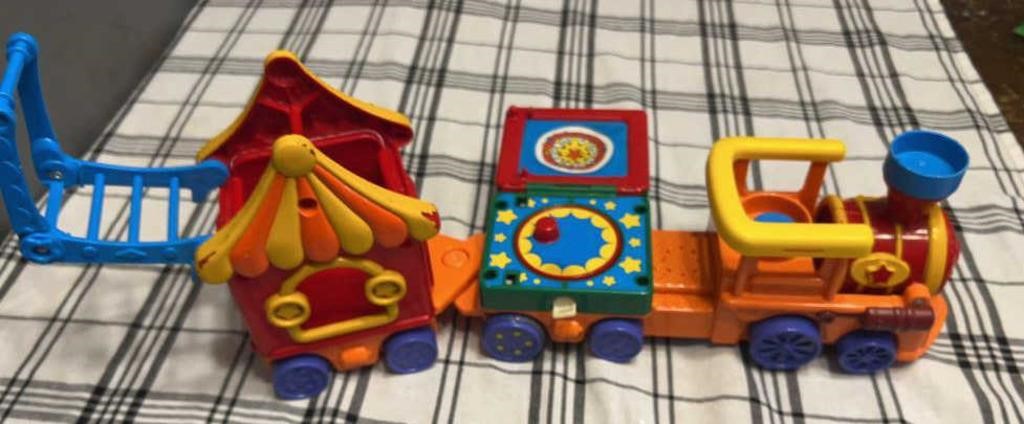 C11) little people circus train No issues smoke