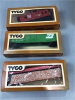 3 count railroad cars, HO scale in Tyko boxes
