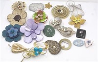 20 NATURE & GEOMETRIC THEMED BROOCHES