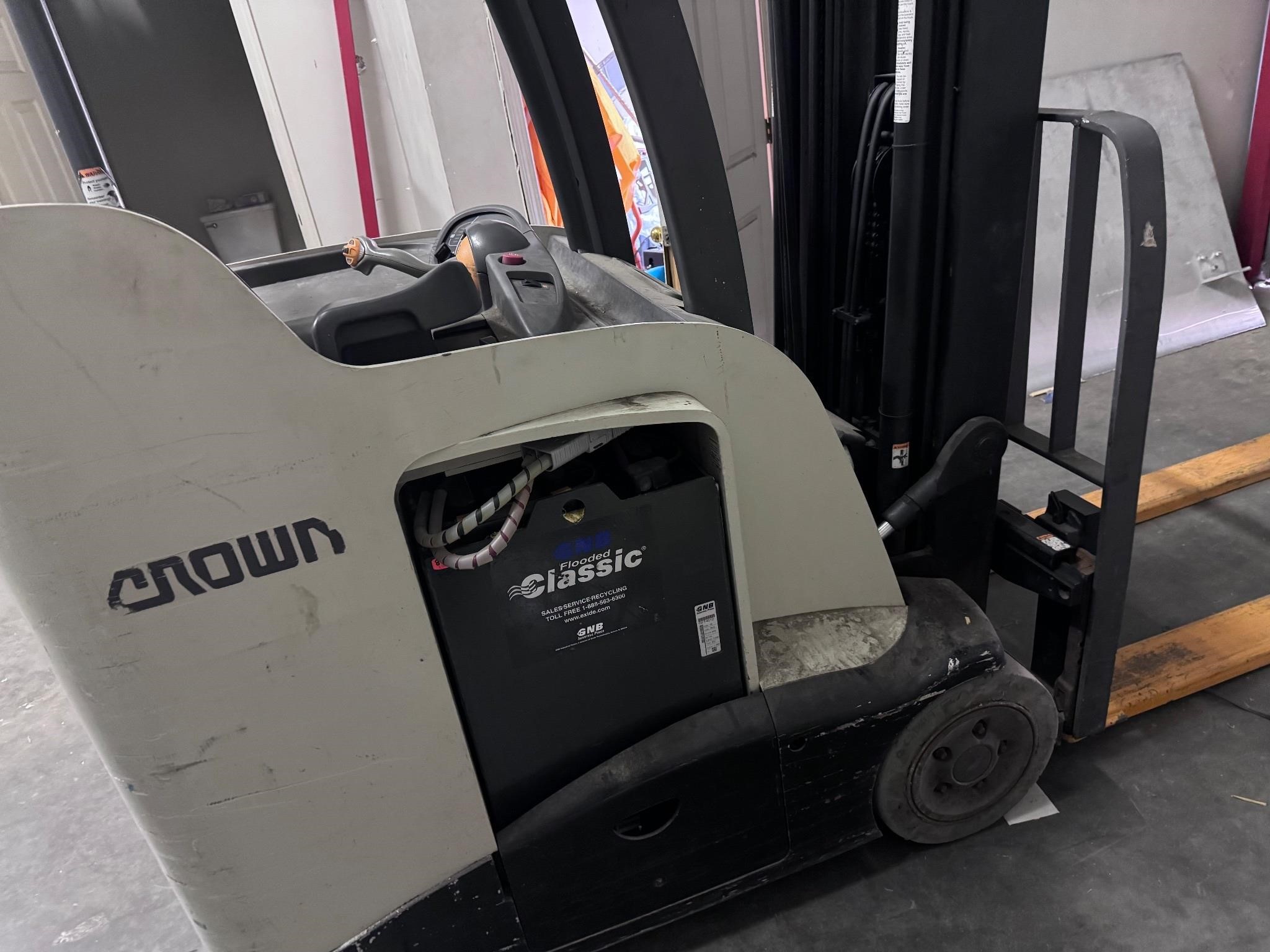Crown electric forklift RC series