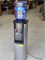 Frigidaire Water Cooler / Heater Dispenser