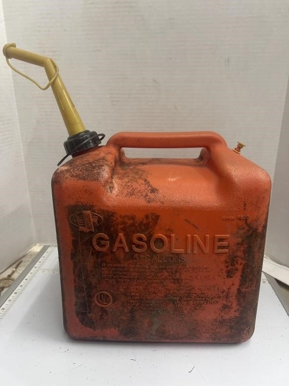 USA Plastic 5 Gallon Gasoline Can