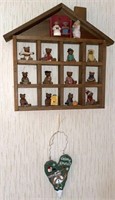 Small Wood Display House w Differnt Decorative