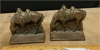 Bookends Horse eating grass