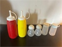 Rubbermade spice shakers