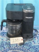 Keurig Coffee Maker Pot And Single Cup / Pod