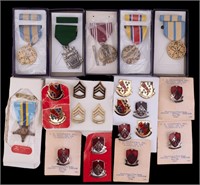 US Military Medals and Pins (24 pcs)