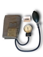 Vtg. Blood Pressure Set-Up