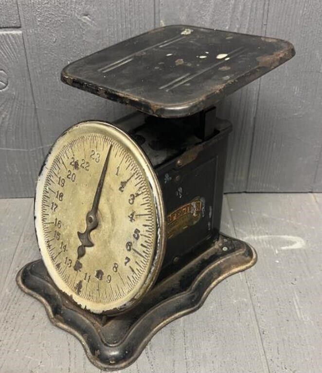 Antique Perfection Table Scale