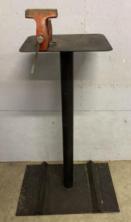 Bench Vice on Stand