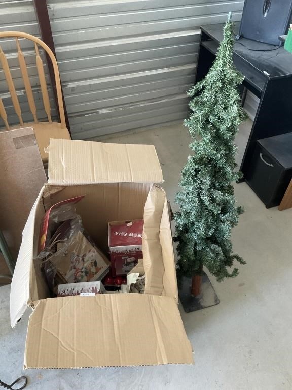Box misc Christmas decor & Christmas tree