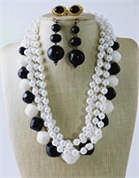 Faux Pearls Necklace Lot