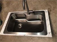 Stainless Sink w Faucett (33" W x 22")