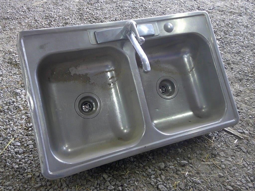 SS kitchen sink/ faucet