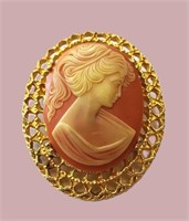 VINTAGE LARGE GOLD CARVED SHELL CAMEO BROOCH