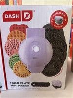 Dash multi-plate mini waffle maker with 7