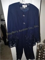 2pc. Nubiano suit size 10 missing button