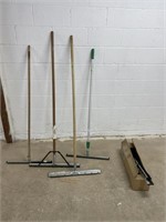 (4) Squeegees and Box of Replacement Heads