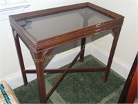 Glass top end table 13" x 24" x 22"