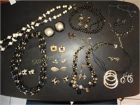 6 Necklaces & 12 pr clip earrings