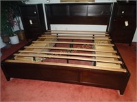 King Size Bed w/four drawers, headboard  4'h,