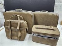 Nice Set of Vintage Samsonite Luggage