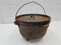 Cast Iron Footed Dutch Oven w Lid 12.5" wide