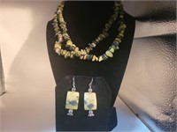 Necklace/earrings set