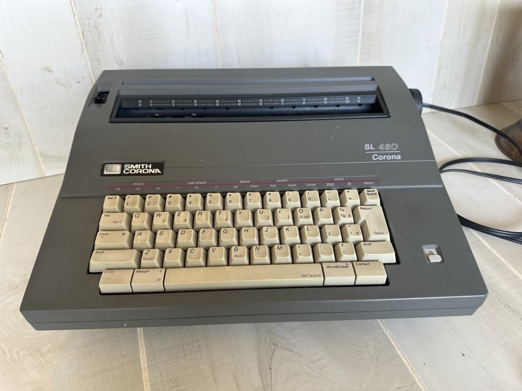 Smith Corona SL480 Typewriter