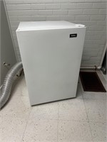 Lowes Holiday Freezer (clean, good condition)