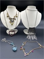 (5) Costume Jewelry Necklaces