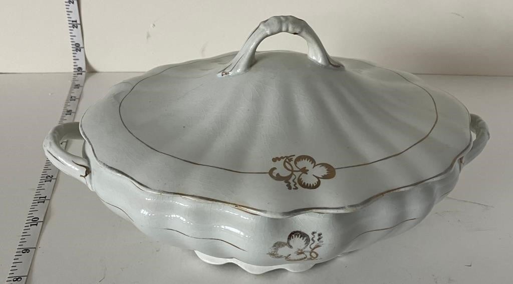 Covered serving dish
