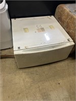 FRONTLOAD WASHER OR DRYER STAND