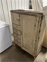 OLD CHEST OF DRAWERS