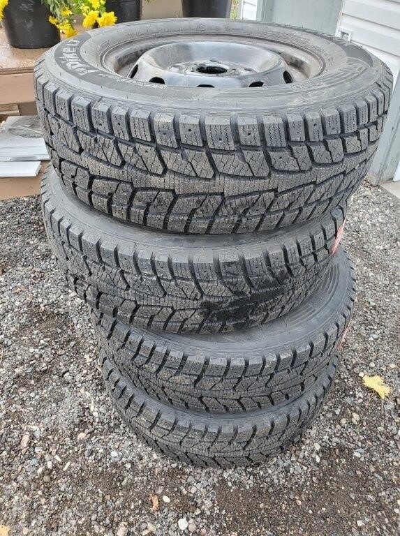 23565R16 Hankoo Winter Snow Tires