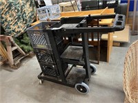 ROLLING CART WITH CRATES