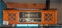Strauss Vintage radio