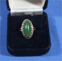 10K Jade Ring 4.1 gr gross wt