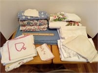 Placemats, Tableclohs, Table Runners, Material &