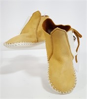 New Old-Stock MINNETONKA Infant Booties Moccasins