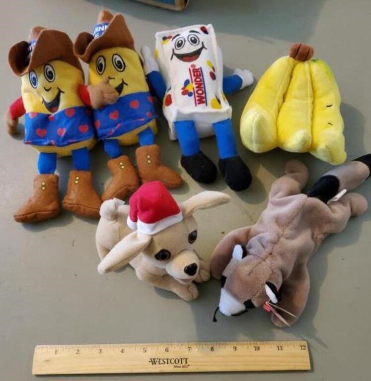 Taco Bell Dog & Hostess Plush Toys