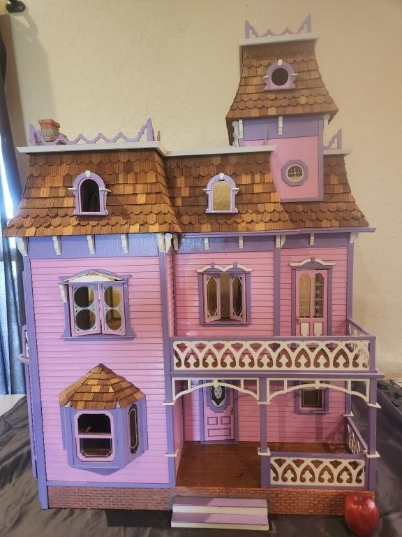 *Excellent* Hand crafted Doll House