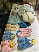 New small bedroom slippers with fleece foot warmer
